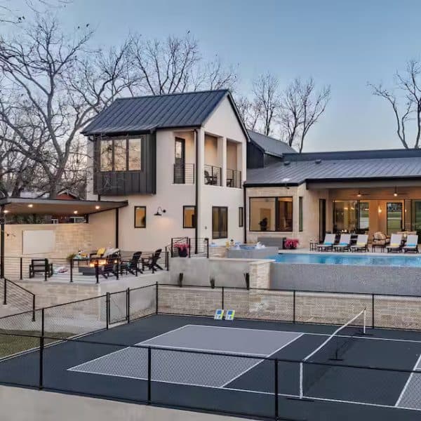 The lakefront mansion in Kingsland, Texas